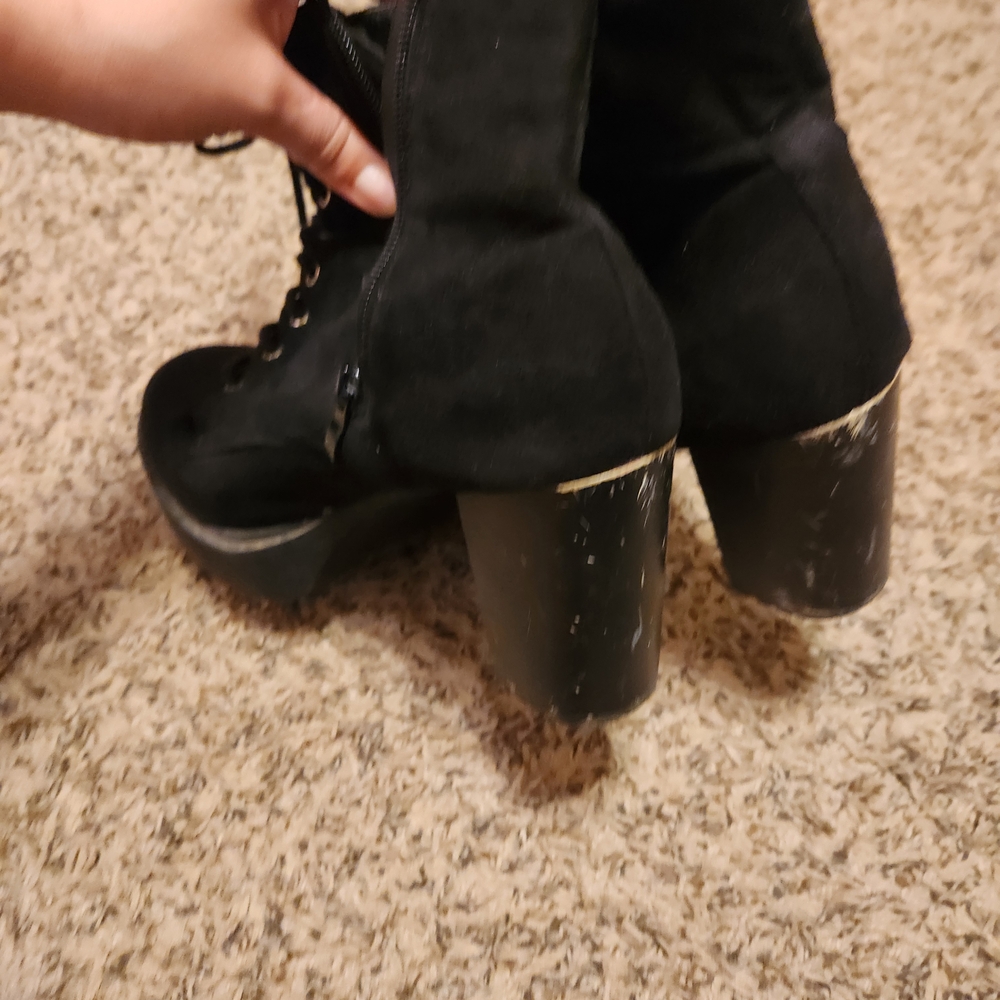 TOP Moda Black Heeled Boots